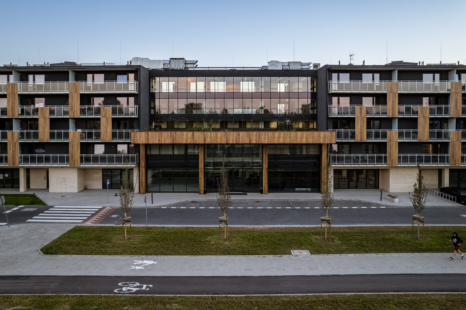 ESSA DEVELOPMENT SPÓŁKA Z OGRANICZONĄ ODPOWIEDZIALNOŚCIĄ - 10