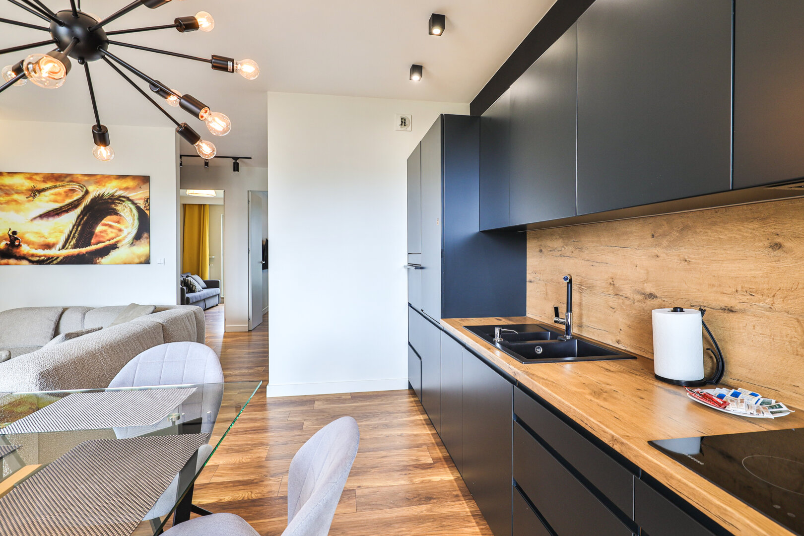 ESSA DEVELOPMENT SPÓŁKA Z OGRANICZONĄ ODPOWIEDZIALNOŚCIĄ - 11