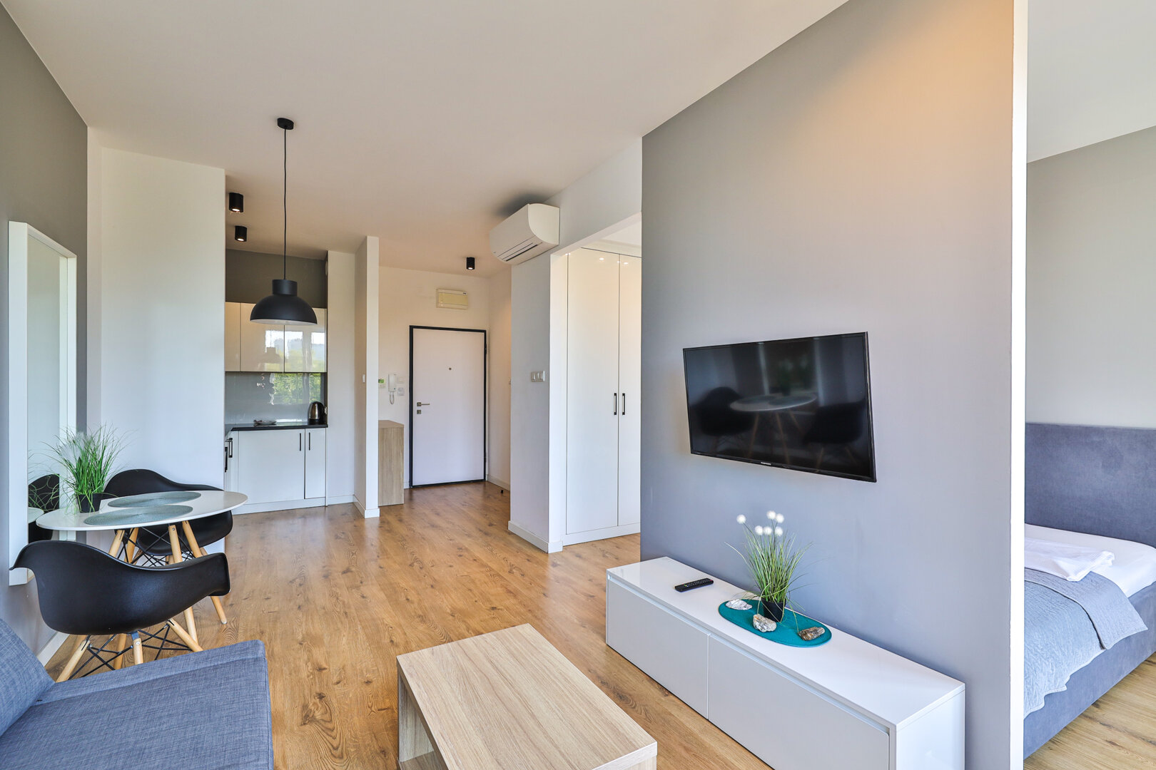 ESSA DEVELOPMENT SPÓŁKA Z OGRANICZONĄ ODPOWIEDZIALNOŚCIĄ - 5
