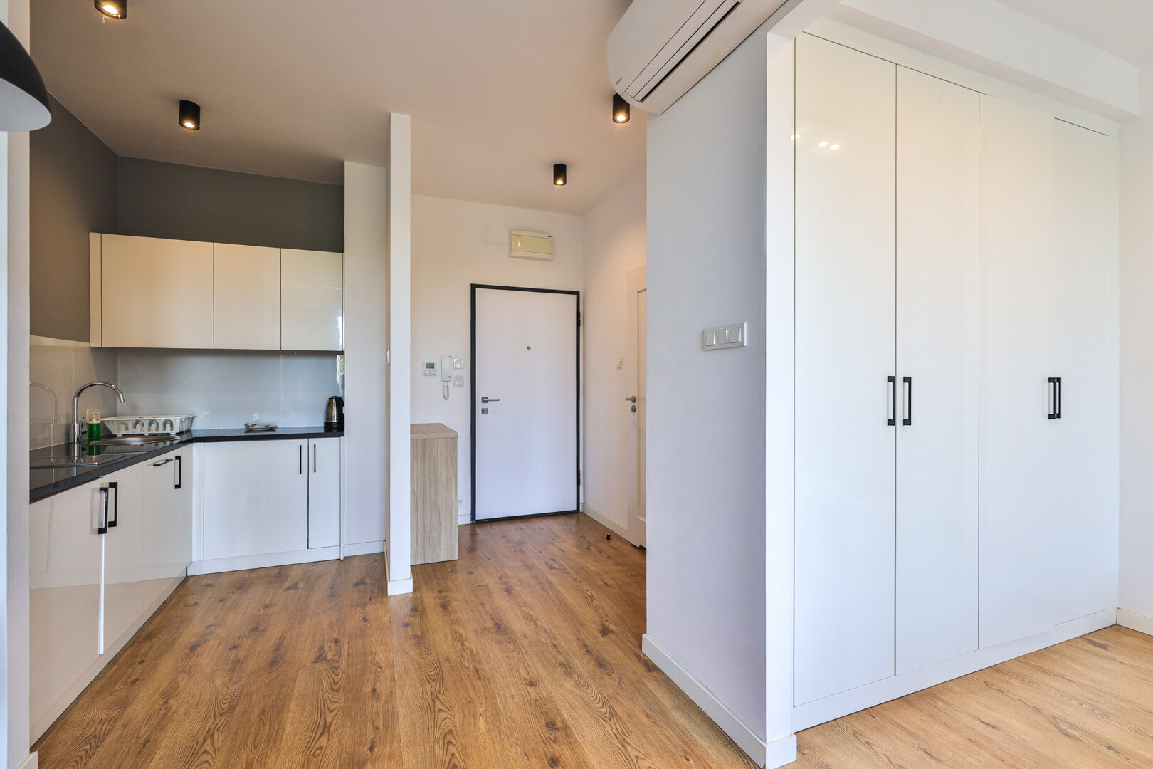 ESSA DEVELOPMENT SPÓŁKA Z OGRANICZONĄ ODPOWIEDZIALNOŚCIĄ - 8