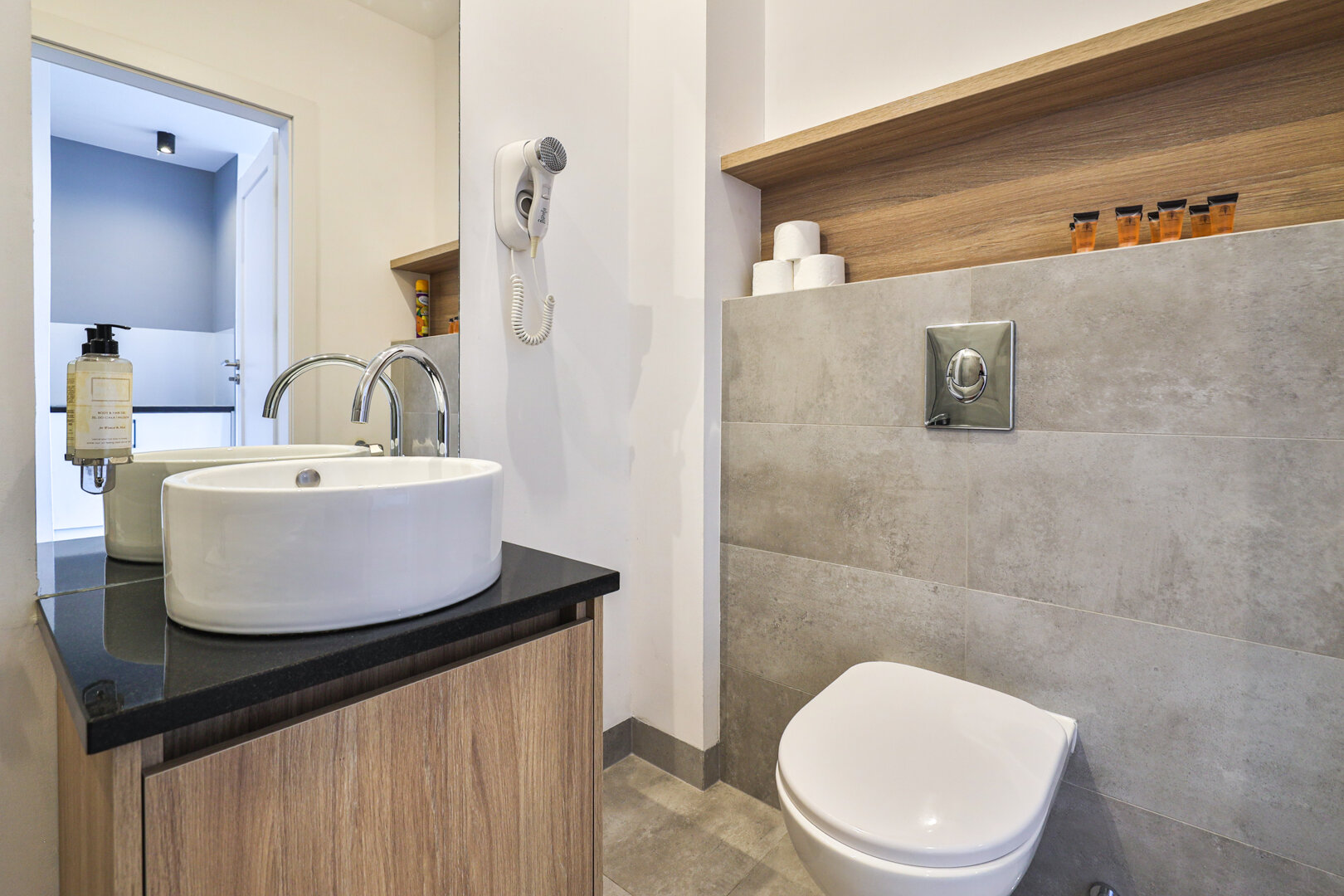 ESSA DEVELOPMENT SPÓŁKA Z OGRANICZONĄ ODPOWIEDZIALNOŚCIĄ - 17
