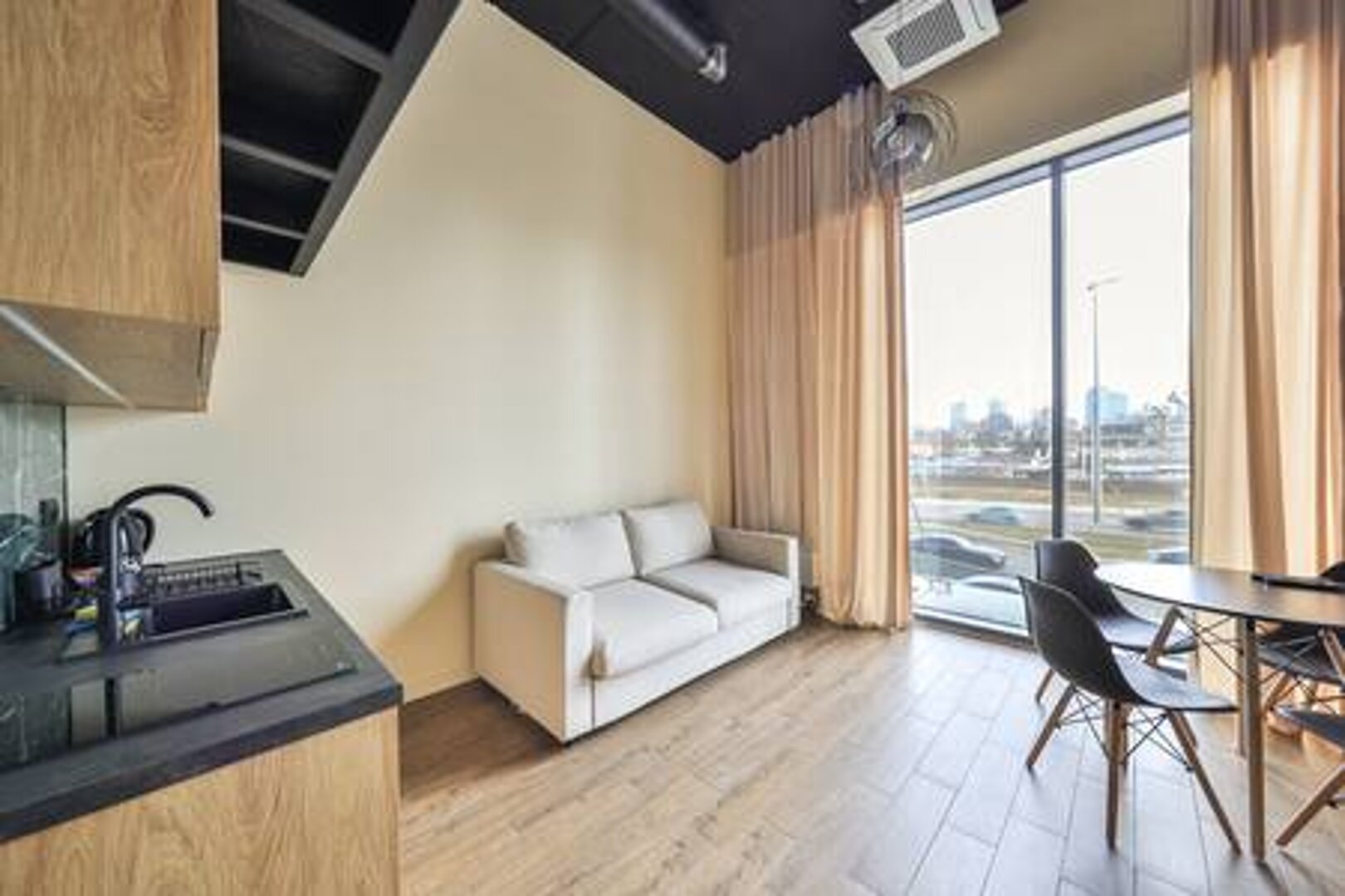 ESSA DEVELOPMENT SPÓŁKA Z OGRANICZONĄ ODPOWIEDZIALNOŚCIĄ - 4