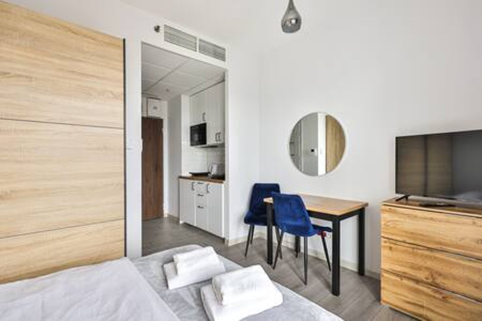 ESSA DEVELOPMENT SPÓŁKA Z OGRANICZONĄ ODPOWIEDZIALNOŚCIĄ - 9