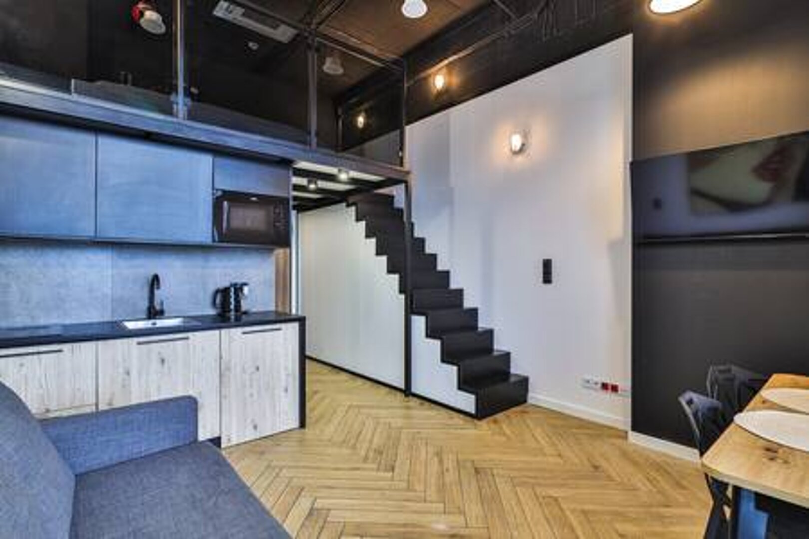 ESSA DEVELOPMENT SPÓŁKA Z OGRANICZONĄ ODPOWIEDZIALNOŚCIĄ - 3