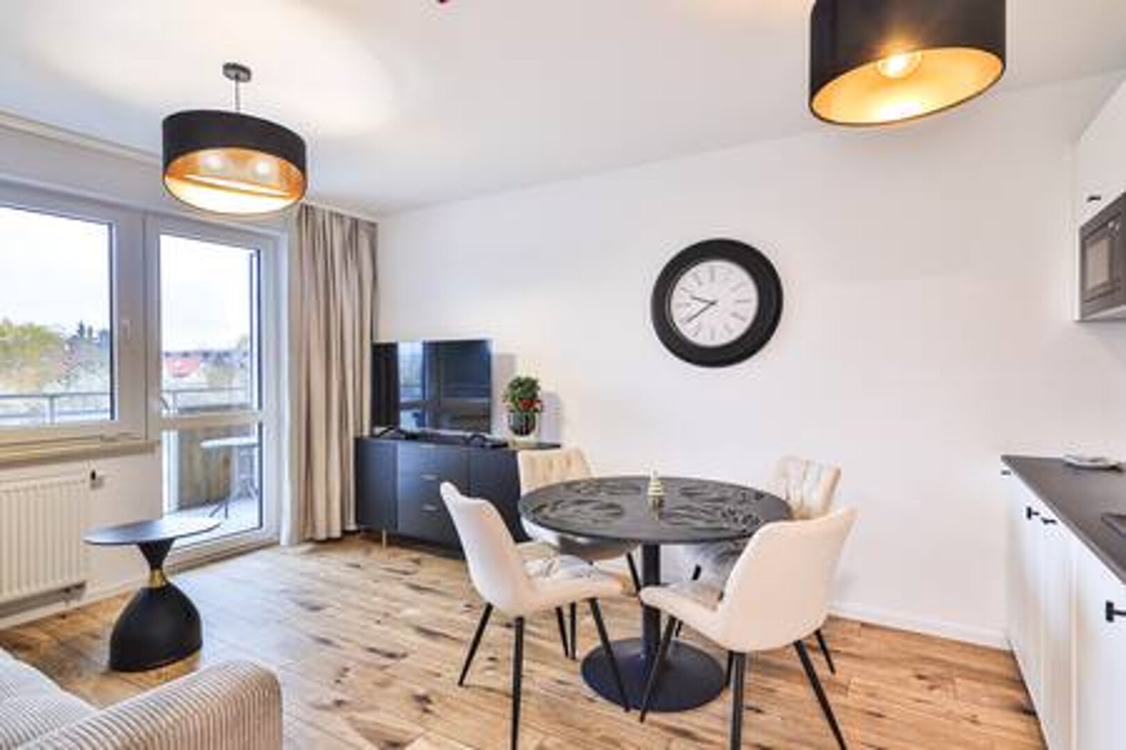 ESSA DEVELOPMENT SPÓŁKA Z OGRANICZONĄ ODPOWIEDZIALNOŚCIĄ - 5