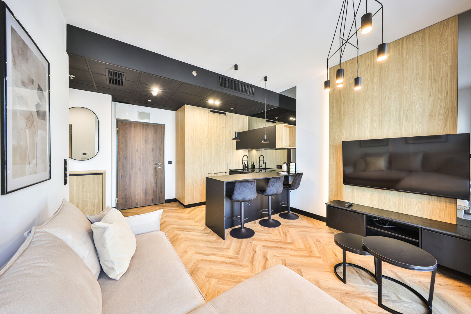 ESSA DEVELOPMENT SPÓŁKA Z OGRANICZONĄ ODPOWIEDZIALNOŚCIĄ - 8