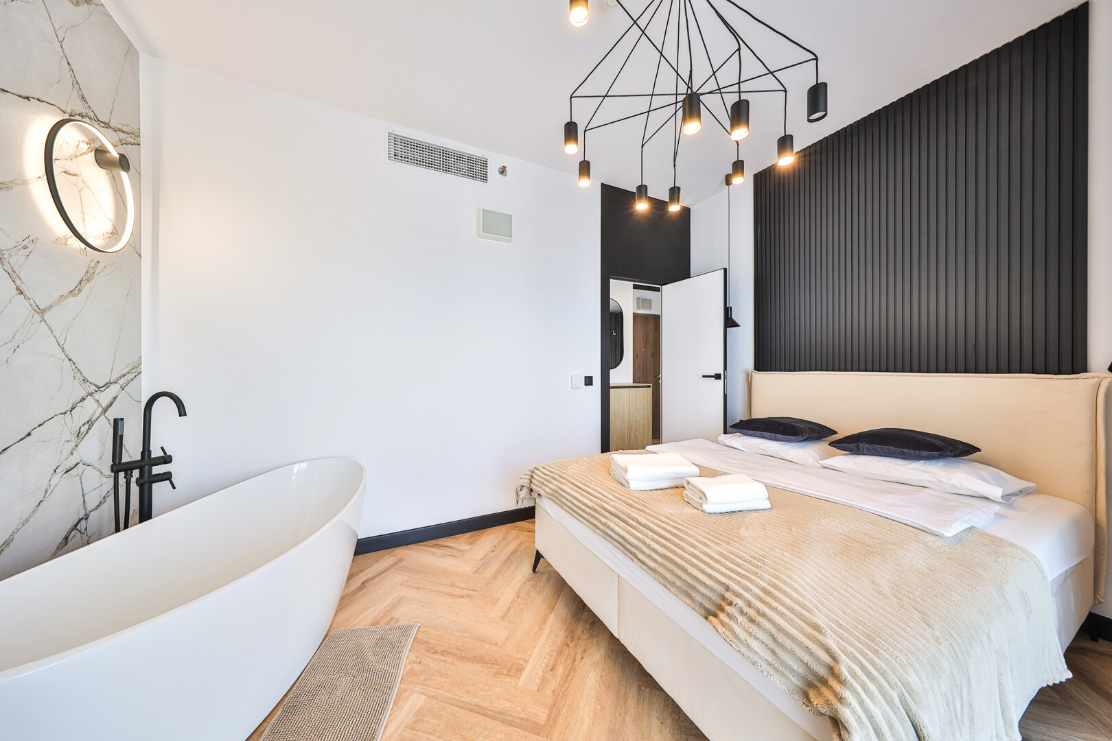 ESSA DEVELOPMENT SPÓŁKA Z OGRANICZONĄ ODPOWIEDZIALNOŚCIĄ - 2