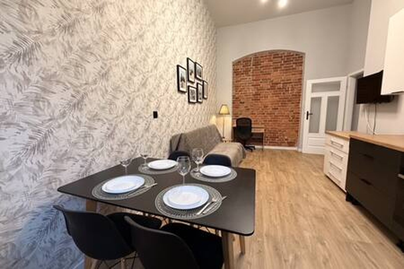 ESSA DEVELOPMENT SPÓŁKA Z OGRANICZONĄ ODPOWIEDZIALNOŚCIĄ - 12