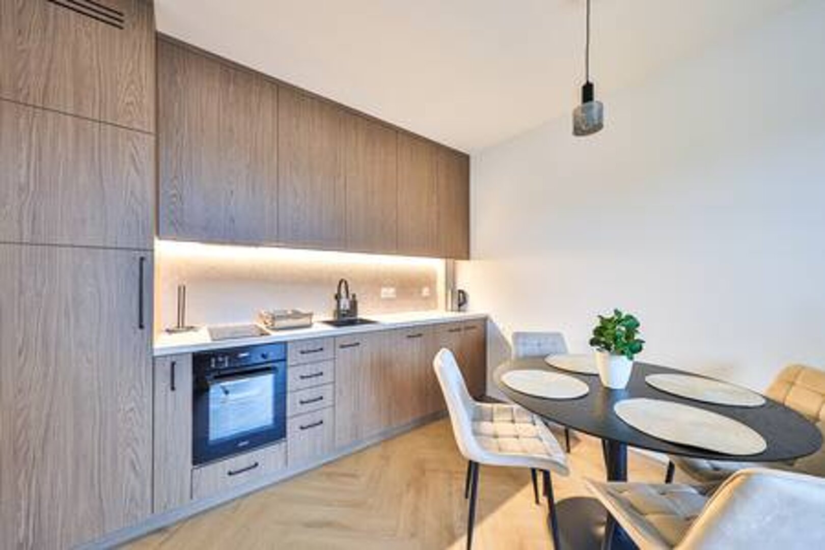 ESSA DEVELOPMENT SPÓŁKA Z OGRANICZONĄ ODPOWIEDZIALNOŚCIĄ - 17