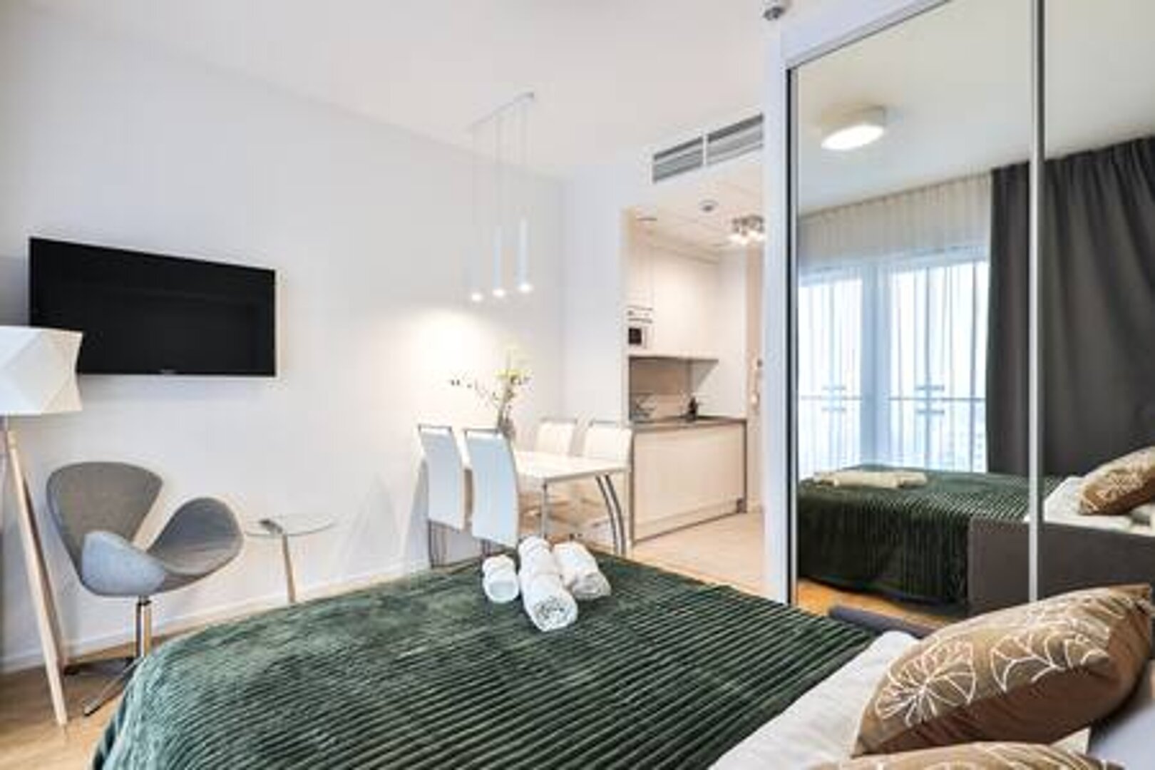 ESSA DEVELOPMENT SPÓŁKA Z OGRANICZONĄ ODPOWIEDZIALNOŚCIĄ - 5