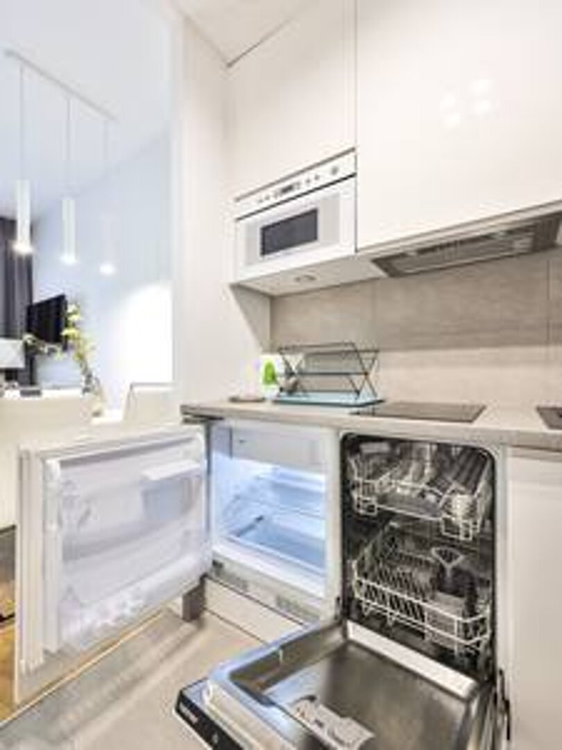 ESSA DEVELOPMENT SPÓŁKA Z OGRANICZONĄ ODPOWIEDZIALNOŚCIĄ - 7