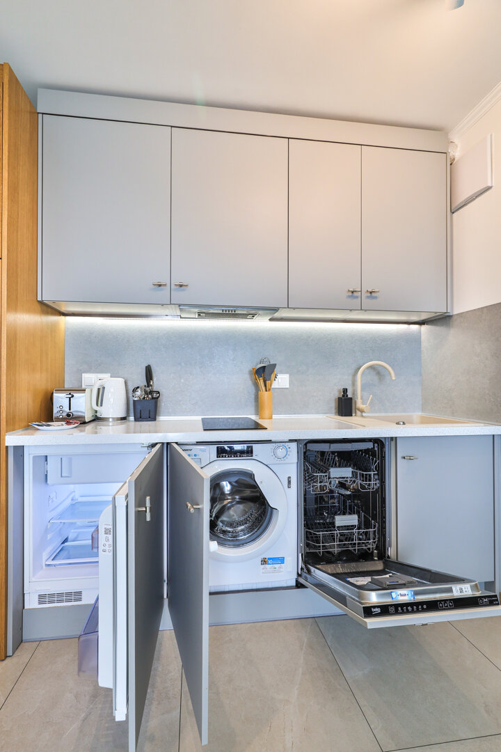 ESSA DEVELOPMENT SPÓŁKA Z OGRANICZONĄ ODPOWIEDZIALNOŚCIĄ - 8