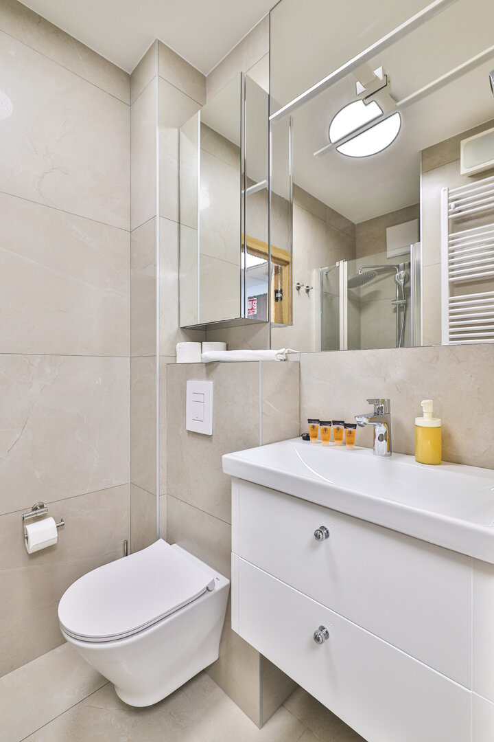 ESSA DEVELOPMENT SPÓŁKA Z OGRANICZONĄ ODPOWIEDZIALNOŚCIĄ - 16