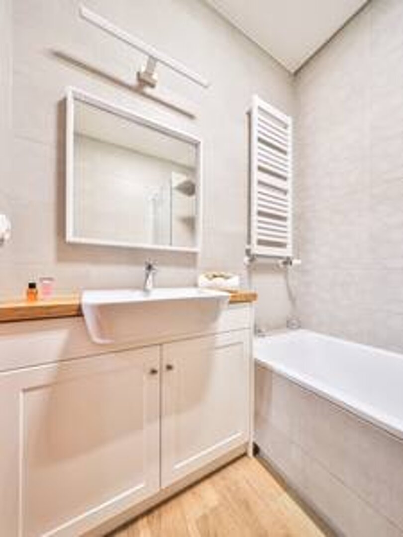 ESSA DEVELOPMENT SPÓŁKA Z OGRANICZONĄ ODPOWIEDZIALNOŚCIĄ - 17