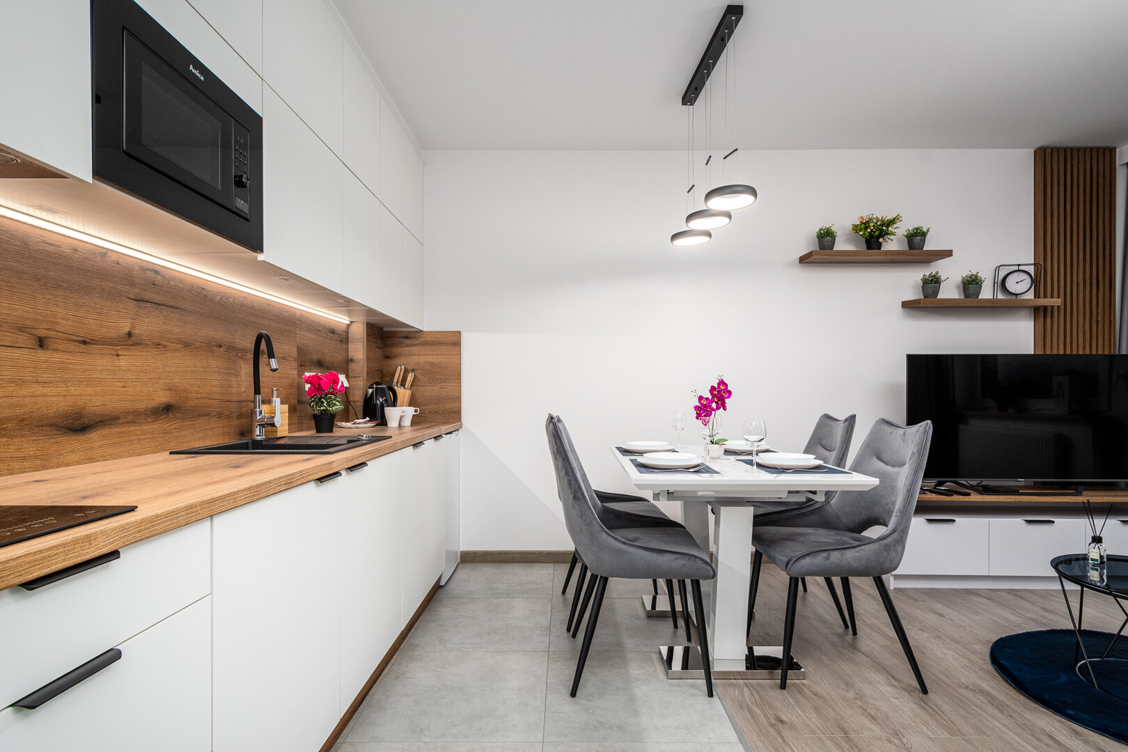 ESSA DEVELOPMENT  SPÓŁKA Z OGRANICZONĄ ODPOWIEDZIALNOŚCIĄ - 7
