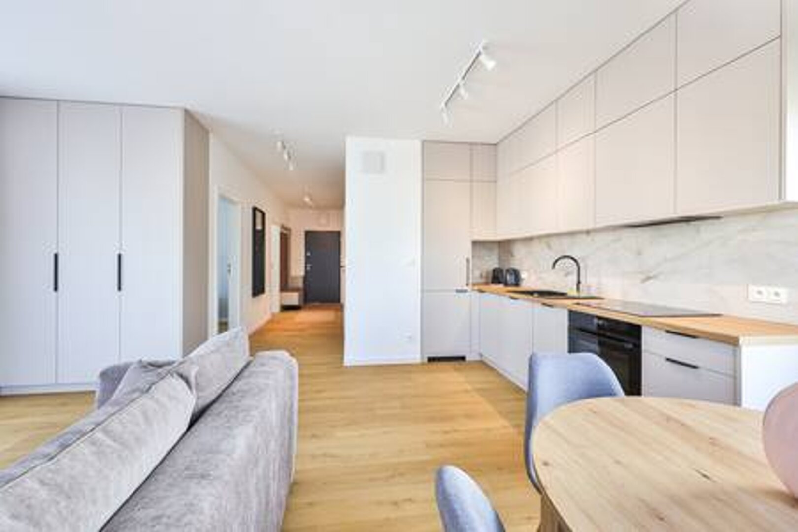 ESSA DEVELOPMENT  SPÓŁKA Z OGRANICZONĄ ODPOWIEDZIALNOŚCIĄ - 3