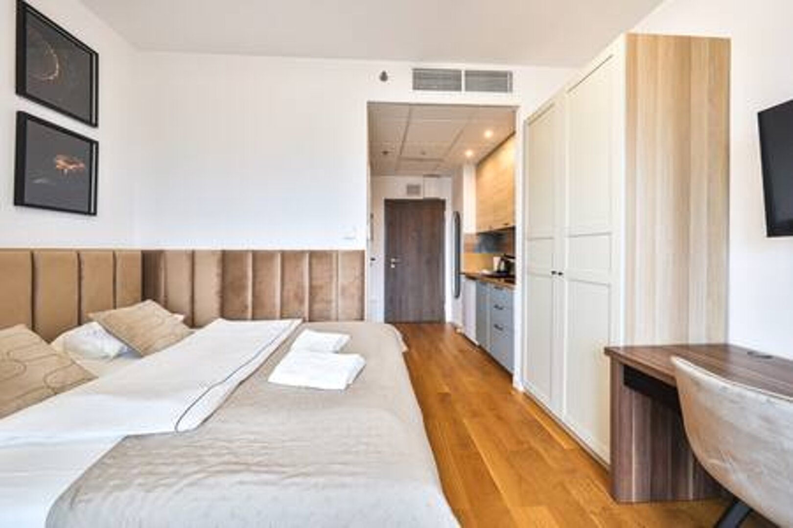 ESSA DEVELOPMENT SPÓŁKA Z OGRANICZONĄ ODPOWIEDZIALNOŚCIĄ - 5