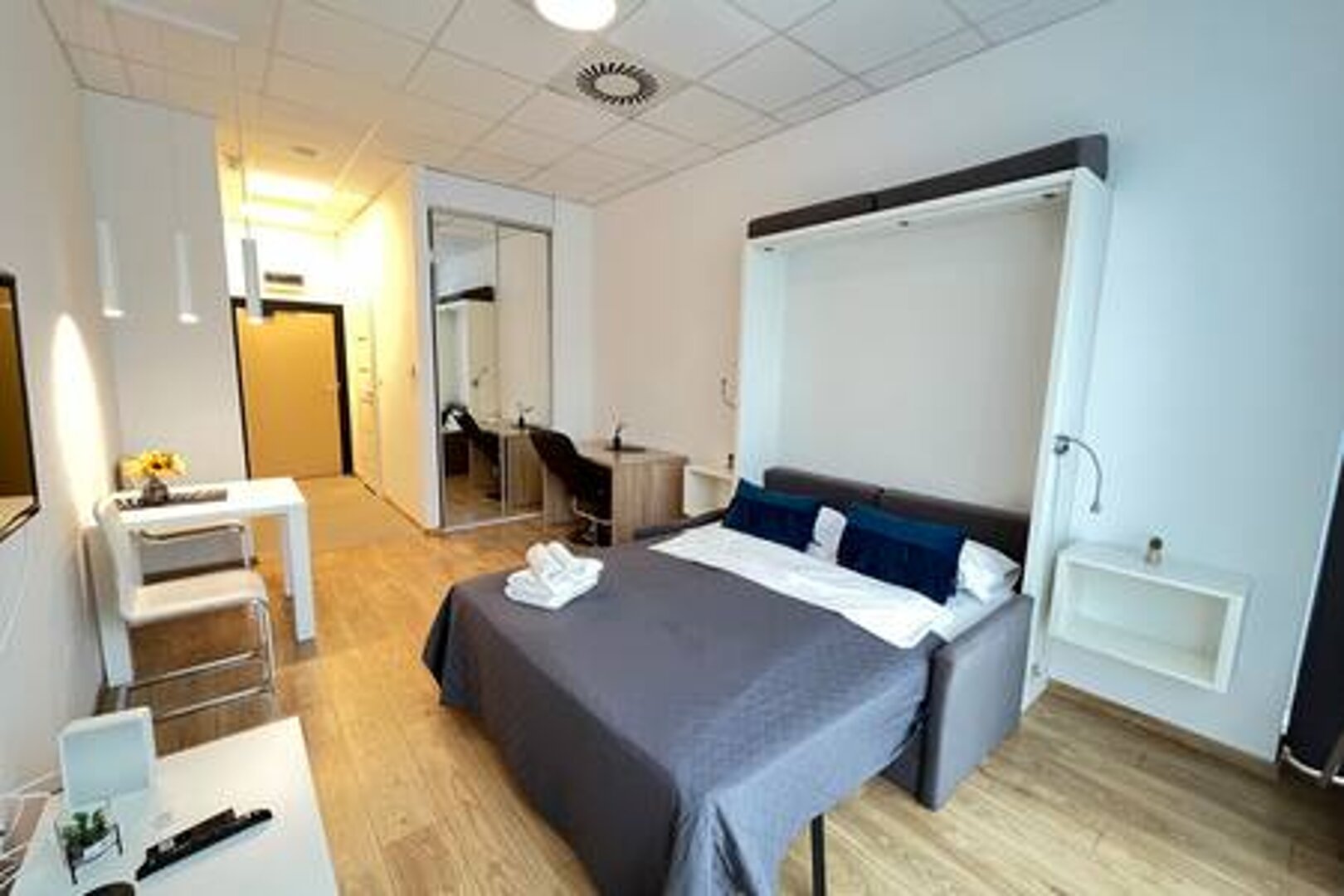 ESSA DEVELOPMENT SPÓŁKA Z OGRANICZONĄ ODPOWIEDZIALNOŚCIĄ - 7