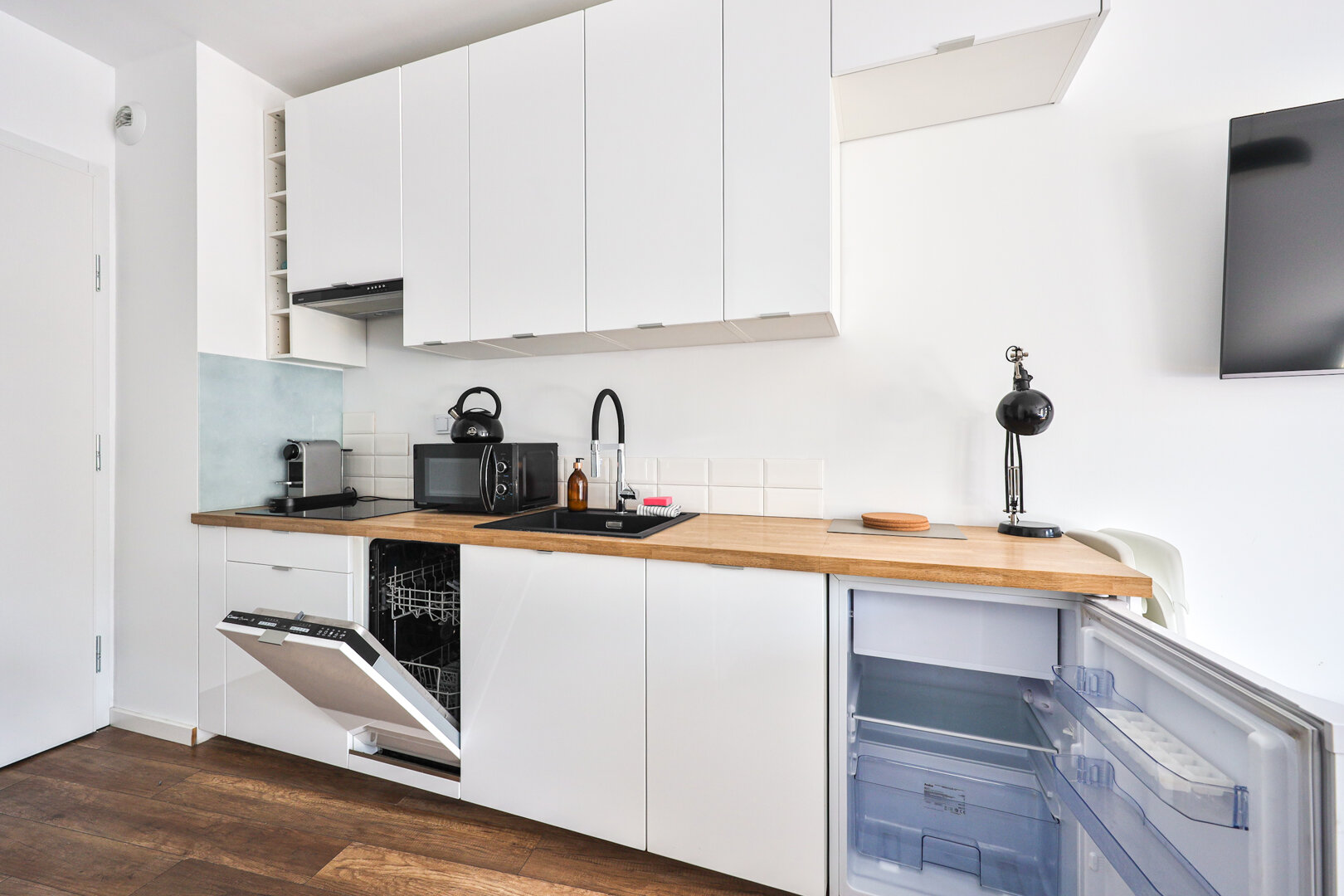 ESSA DEVELOPMENT SPÓŁKA Z OGRANICZONĄ ODPOWIEDZIALNOŚCIĄ - 6